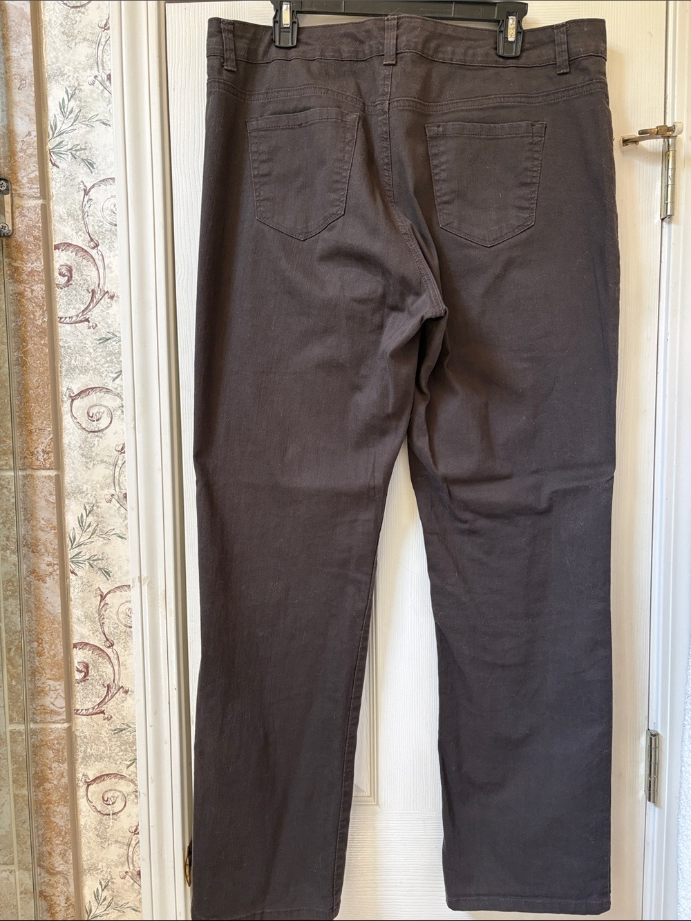 Size 16 PM Bandolino Straight-Leg Jeans in Dark Brown - Picture 3 of 4